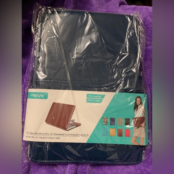 Mac Book Pro 13 (2016) computer case pink or blue color available. - Picture 2 of 4